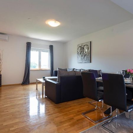Apartmani Karoca 3 Pula Exterior foto