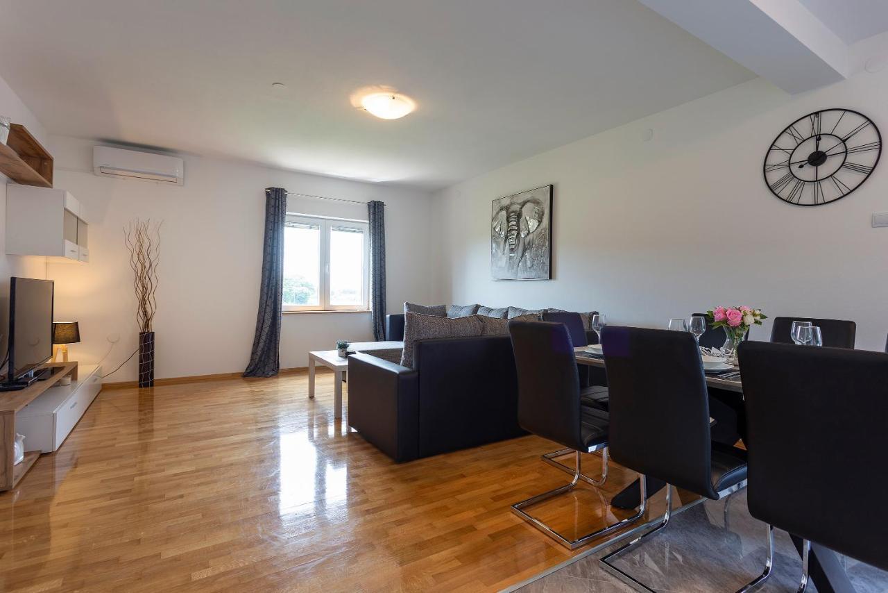 Apartmani Karoca 3 Pula Exterior foto