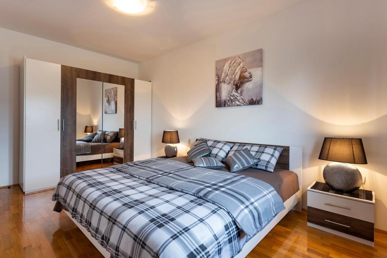 Apartmani Karoca 3 Pula Exterior foto