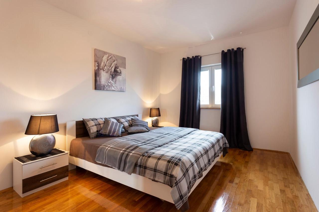 Apartmani Karoca 3 Pula Exterior foto
